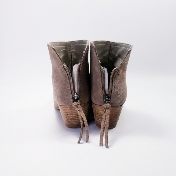 Kenneth Cole Reaction Pil-age Ankle Booties Tan Suede Back Zip Tassels Size 6.5 - Picture 6 of 11